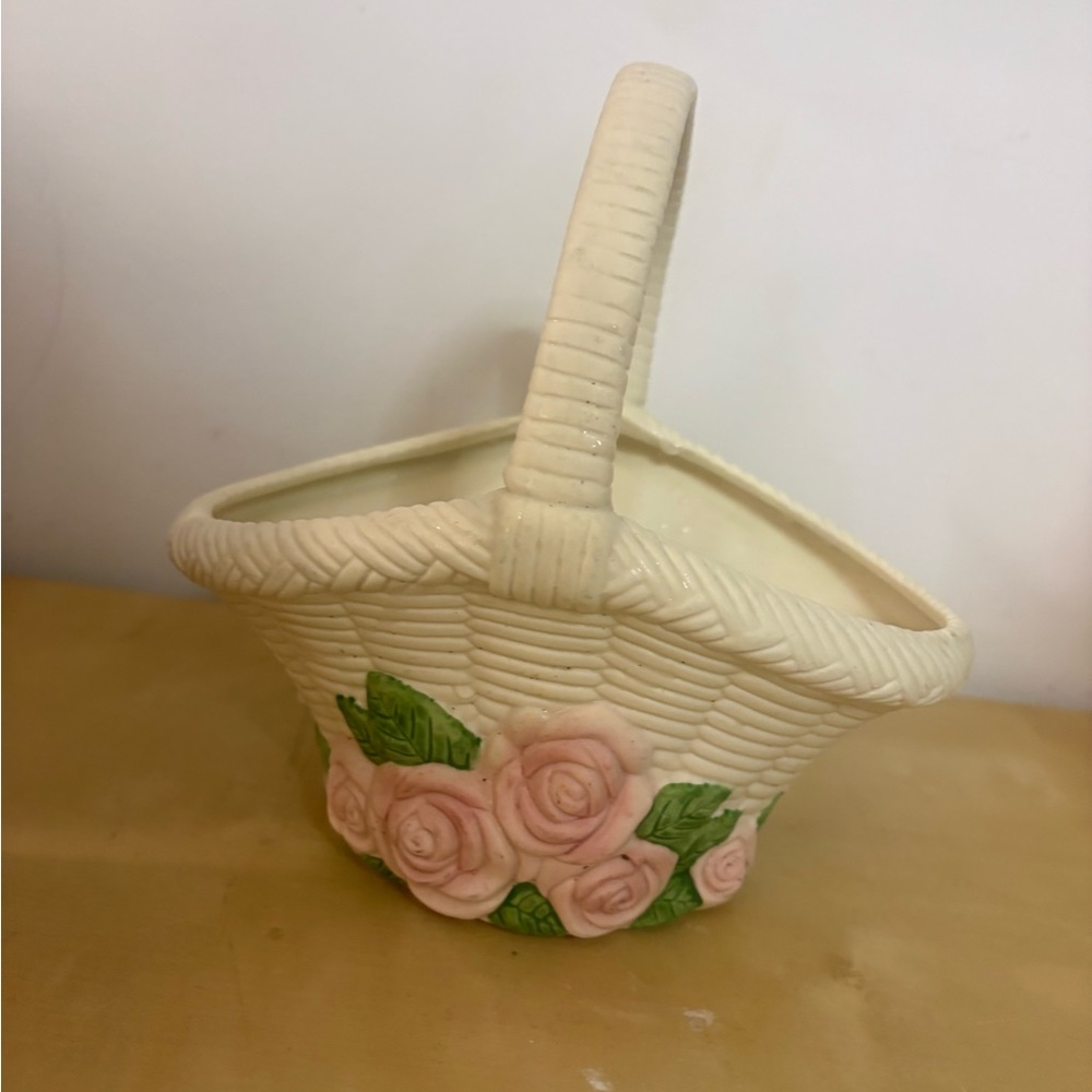 Elegant Cream Basket with Pink Roses